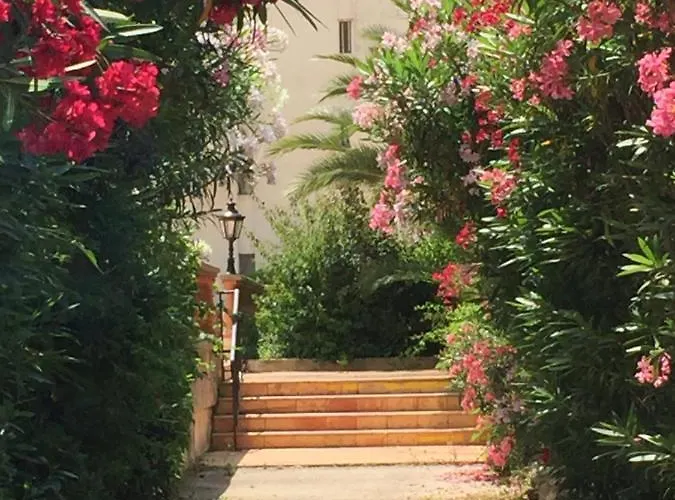 Appartement Brigitte Centre Tropez Parking Piscine Wifi Vue